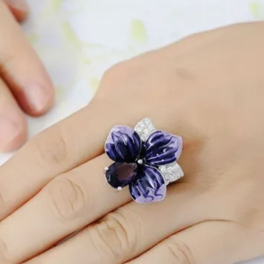 Elegant Flower Amethyst Statement Ring - Picture 3 of 6
